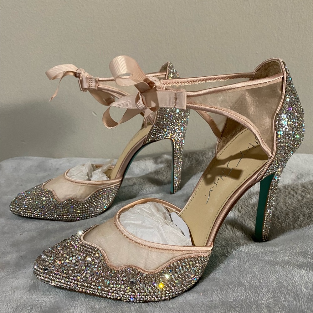 Betsey Johnson Iris Pumps